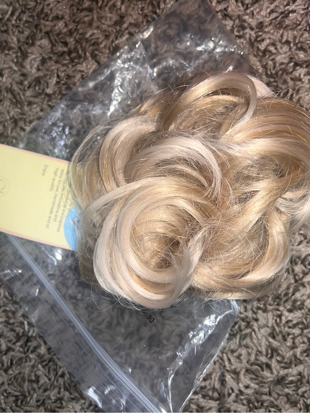 Source Unknown Blonde Hair Bun Scrunchie Extension - Multi-Tone Blonde